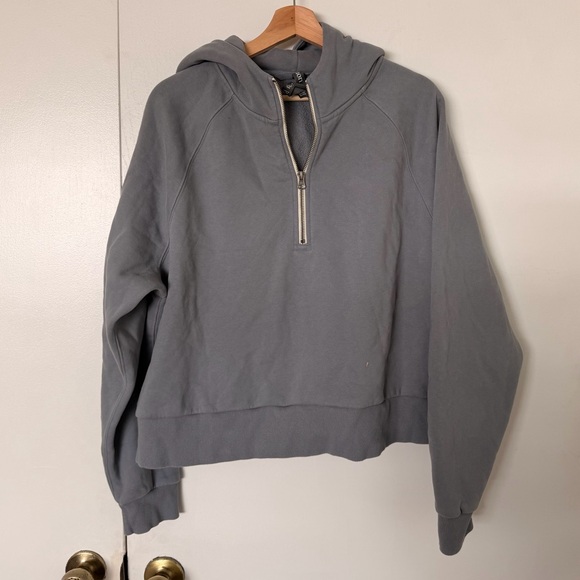NWOT Vuori restore half zip hoodie